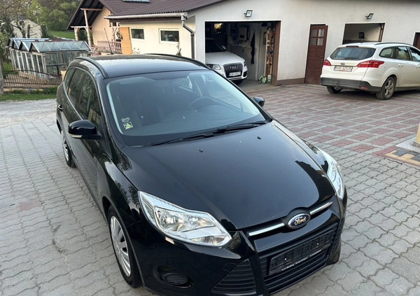 Ford Focus cena 23900 przebieg: 158000, rok produkcji 2012 z Piła małe 497